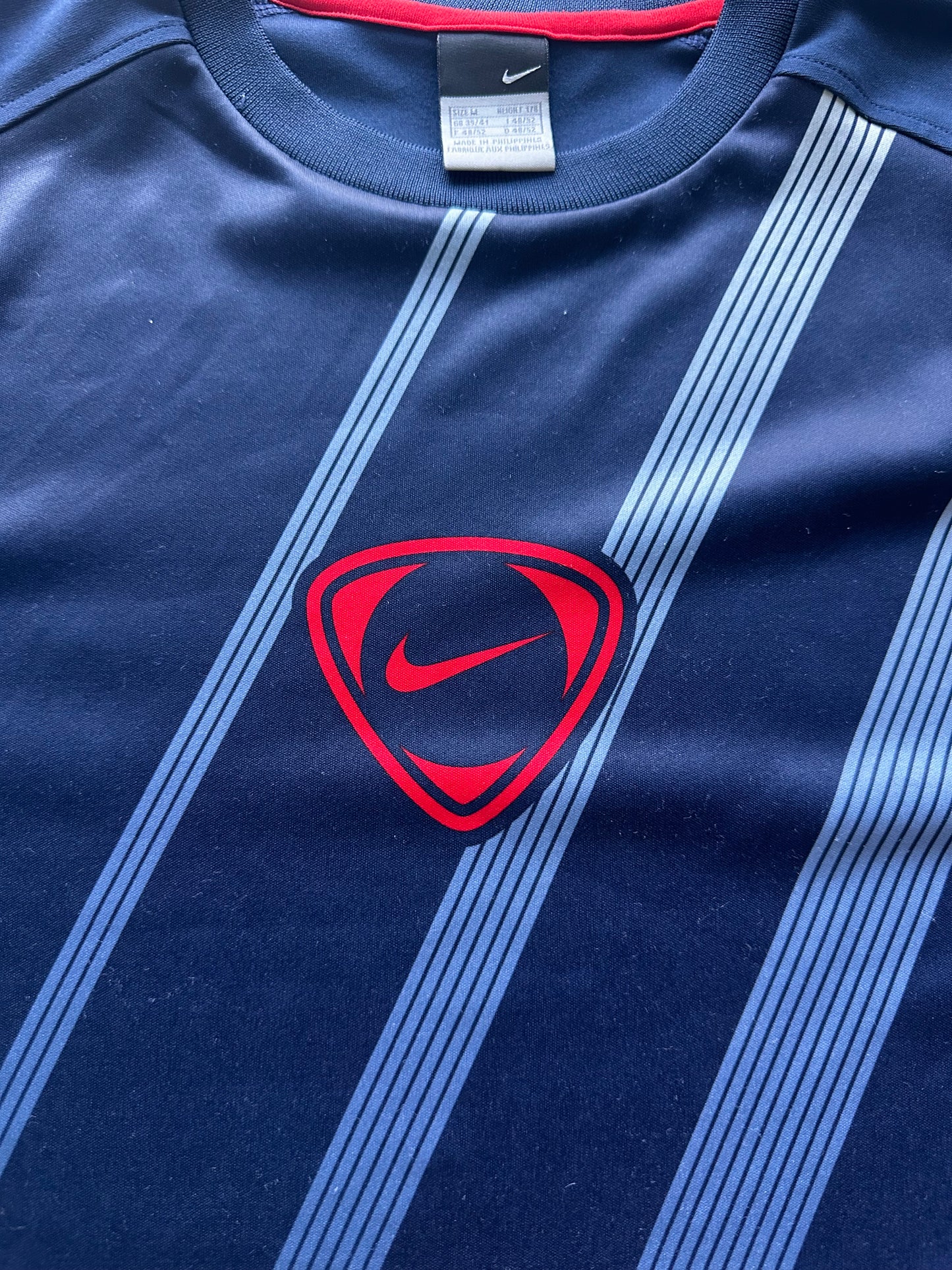 Vintage 2000’s Nike ‘Big Swoosh’ T-Shirt