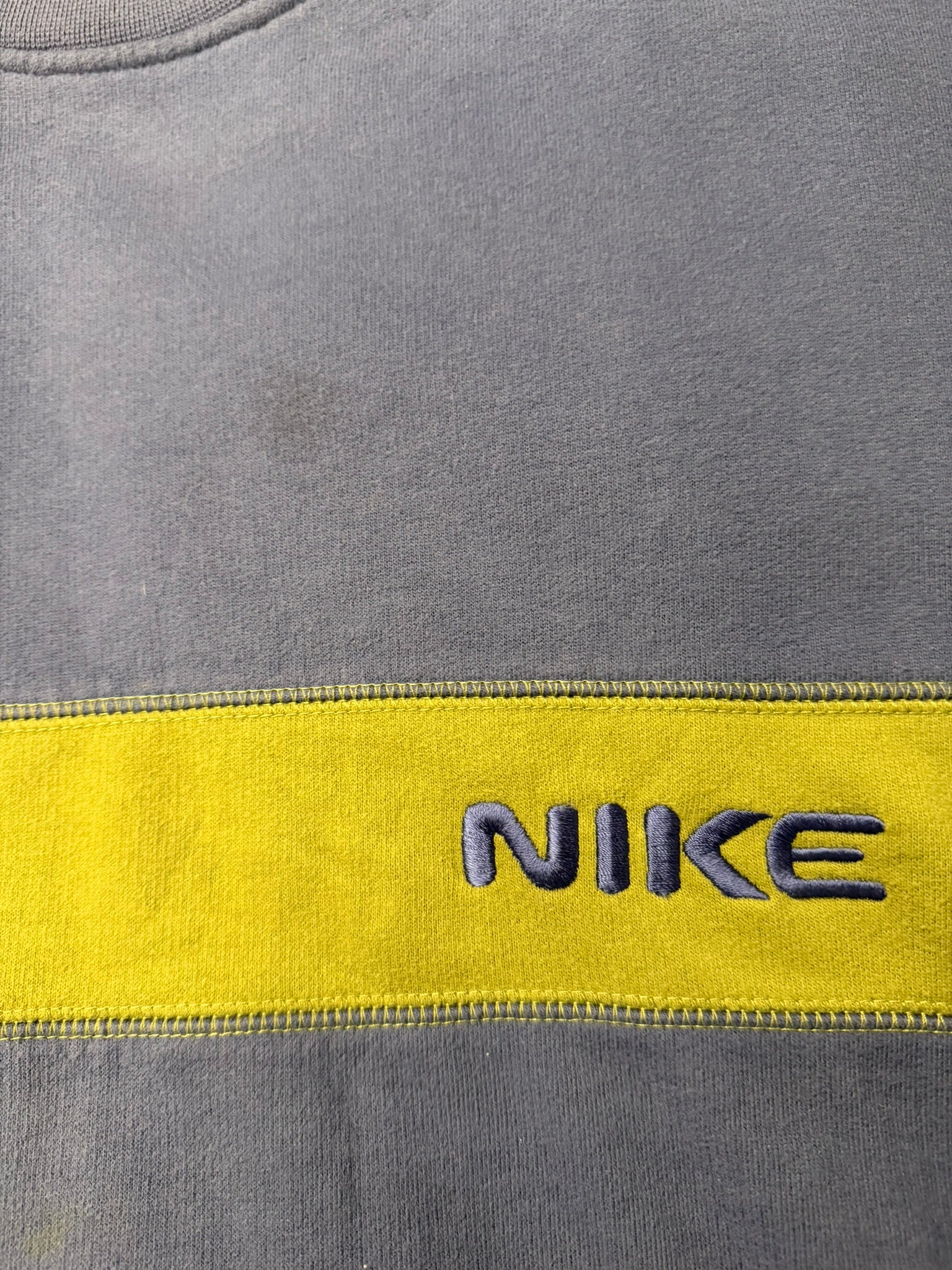 Vintage Nike Heavyweight Panel Crewneck Jumper - The Hennessy Archive